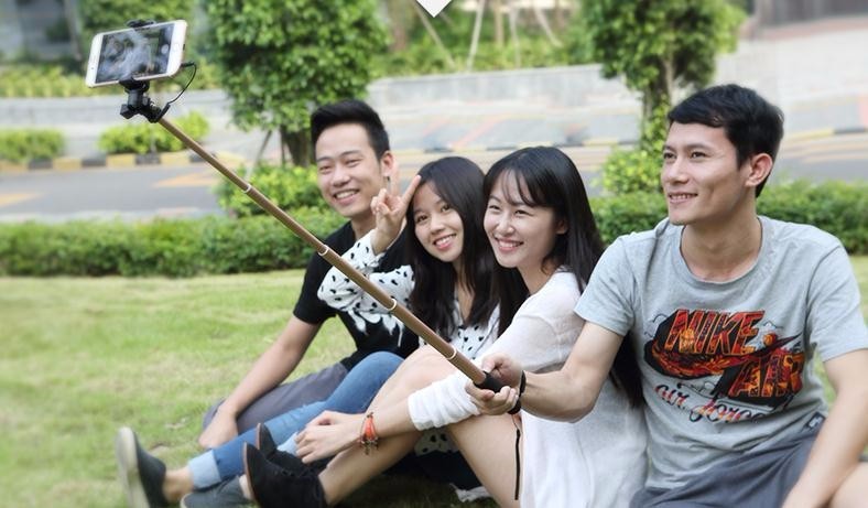 自拍杆买线控的好还是蓝牙的好?为何?