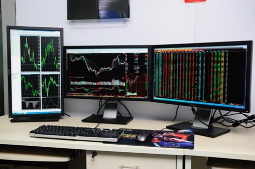 台式cd机什么牌子好_台式机 两个显示器_老台式电视画面两边显示不全